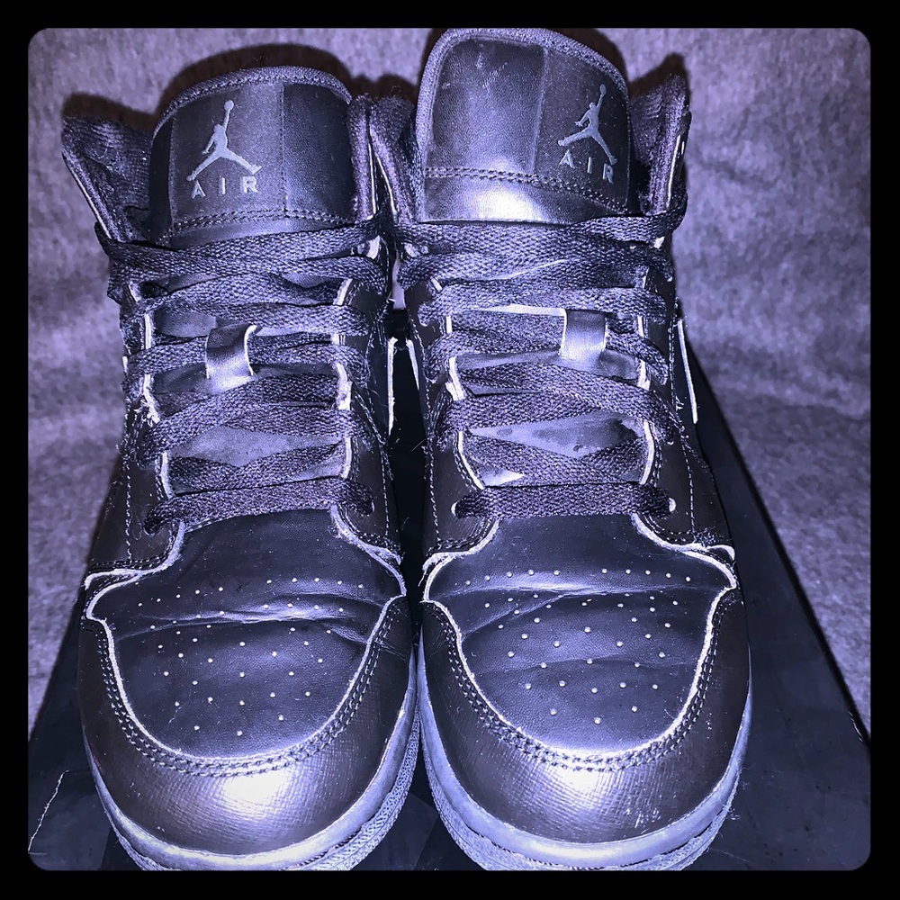 Kids Jordan 1 Mid Size 6.5Y